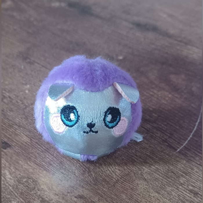 Pikmi Pops Surprise Scented Plushie Beanie Keychain Pikmi Pops Surprise Scented Plushie Beanie Keychain